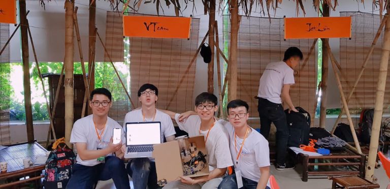 Đại Học FPT Hà Nội giành quán quân FPT Edu Hackathon 2018