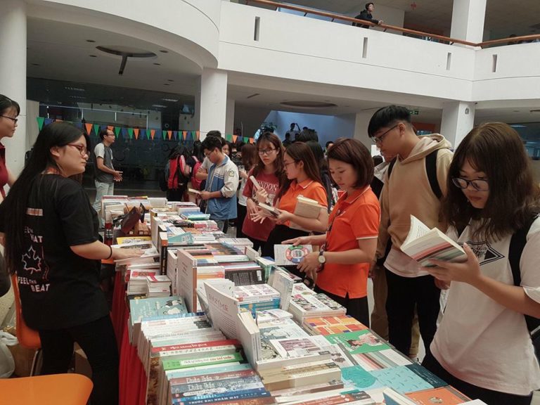 Ngày hội sách FPTU Book Fair: Khơi nguồn cảm xúc đọc của giới trẻ