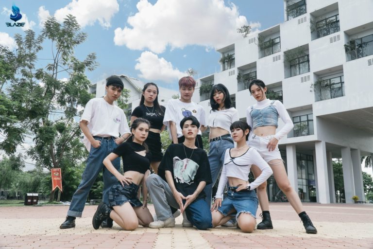 FPTU BLAZIE Dance Team - Rực rỡ thanh xuân cùng những vũ điệu  KPOP