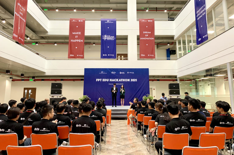 Top 14  FPT Edu Hackathon 2021 bắt đầu 48 giờ đấu Code nảy lửa