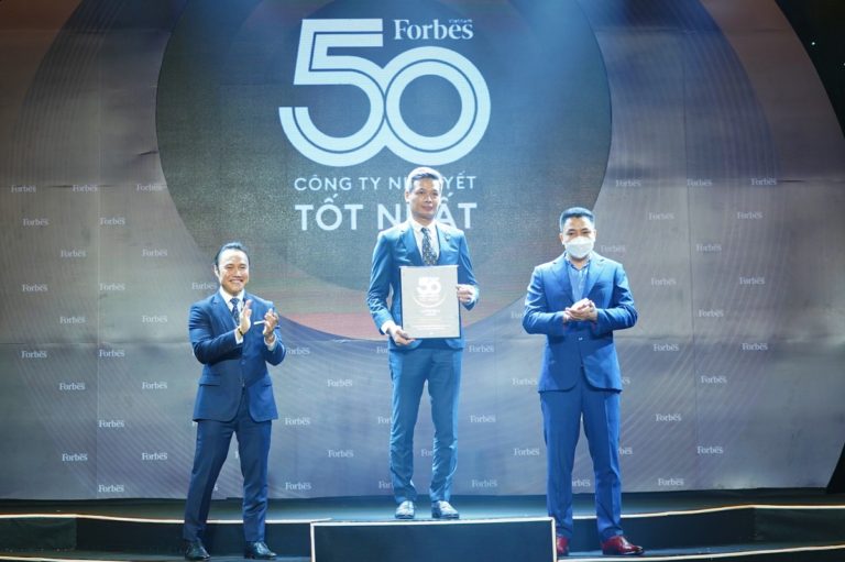 Forbes Việt Nam vinh danh FPT là 'ông trùm công nghệ hàng đầu Việt Nam'