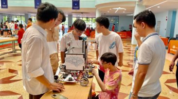 Trước giờ G, 41 đội thi Vietnam Robotics Challenge 2022 khẩn trương chuẩn bị cho vòng chung kết