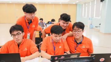 Sôi động vòng Bán kết FPT Edu Hackathon 2022