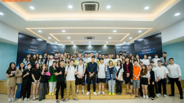 Sinh viên Đại học FPT Hà Nội tìm hiểu về triển vọng nghề nghiệp ngành Logistics