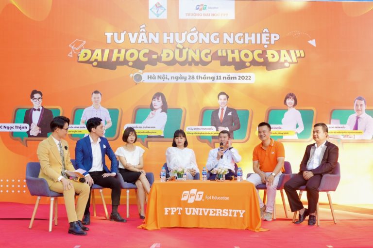 Học sinh THPT Hai Bà Trưng - Thạch Thất tìm hiểu về chọn ngành, chọn trường tại Talkshow 