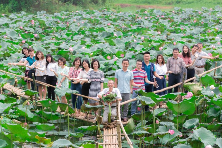 Hồ Sen - địa điểm check in lý tưởng không thể bỏ qua khi đến thăm Đại học FPT Hà Nội