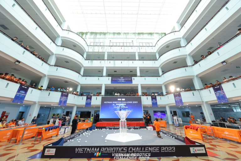 Chính thức khai mạc Cuộc thi Vietnam Robotics Challenge 2023