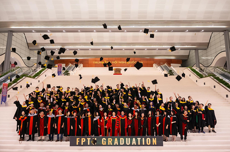 Hoàn thành 4 giai đoạn học tập, sinh viên sẽ chính thức tốt nghiệp Đại học FPT