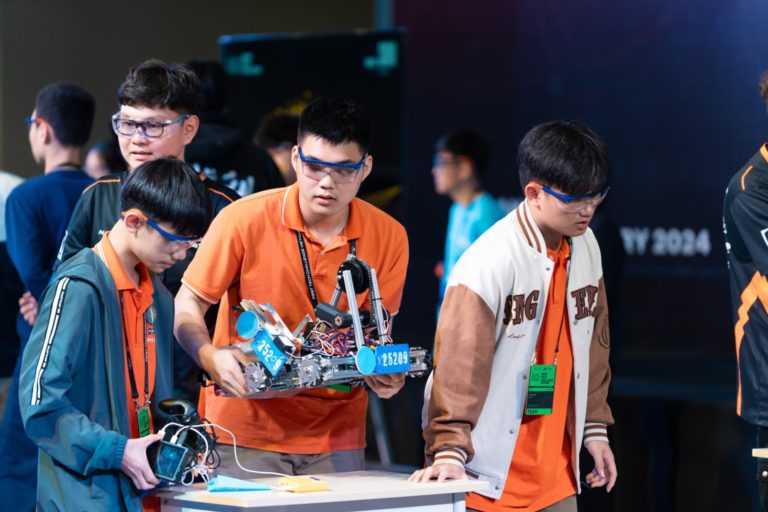 Vòng chung kết FIRST Tech Challenge Việt Nam chính thức khai mạc tại Trường Đại học FPT Hà Nội