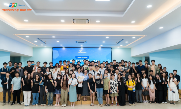 Sinh viên Đại học FPT chuẩn bị hành trang cho kỳ thực tập tại OJT ORIENTATION WEEK