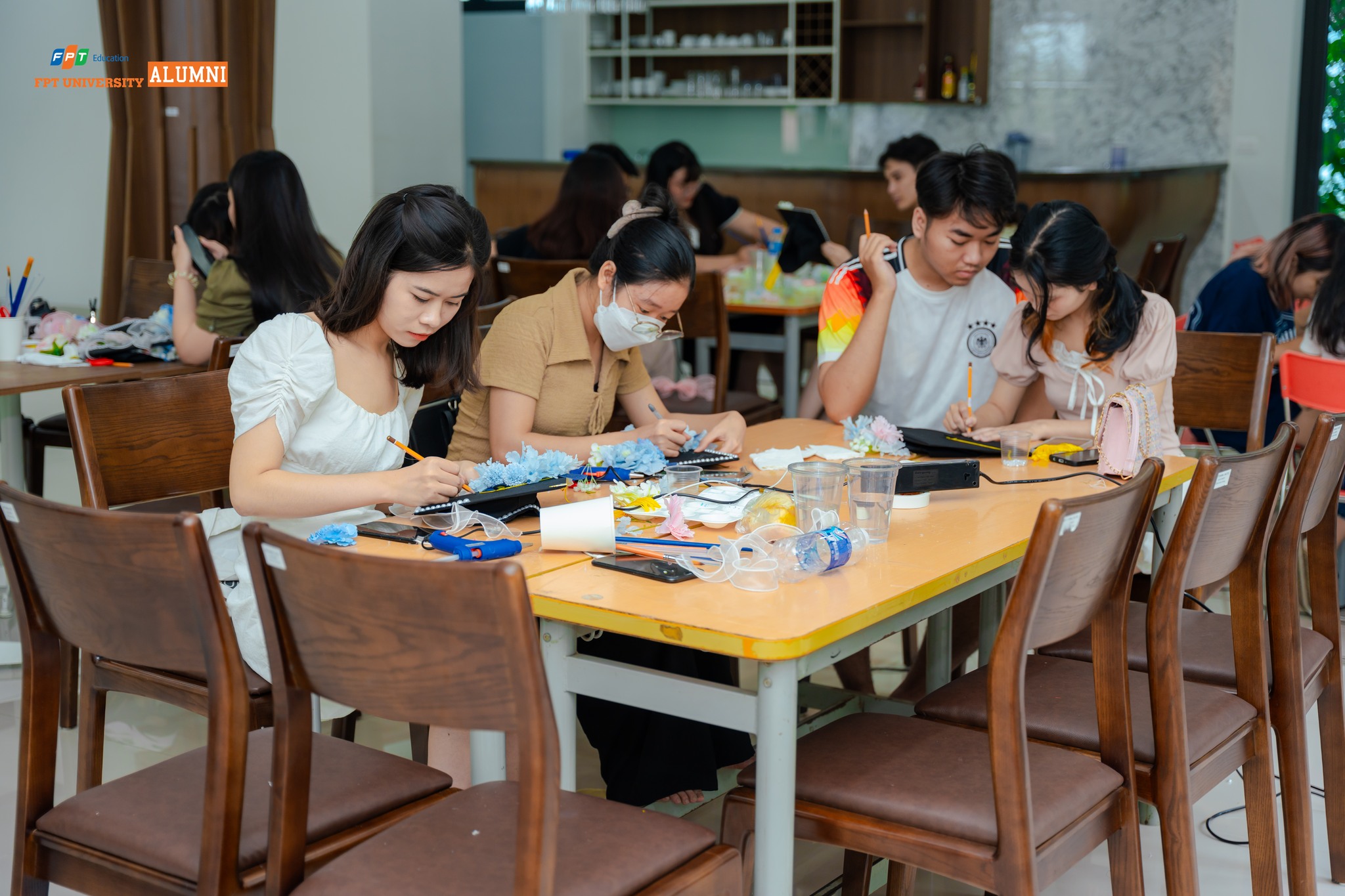 workshop làm mũ tốt nghiệp FPTU